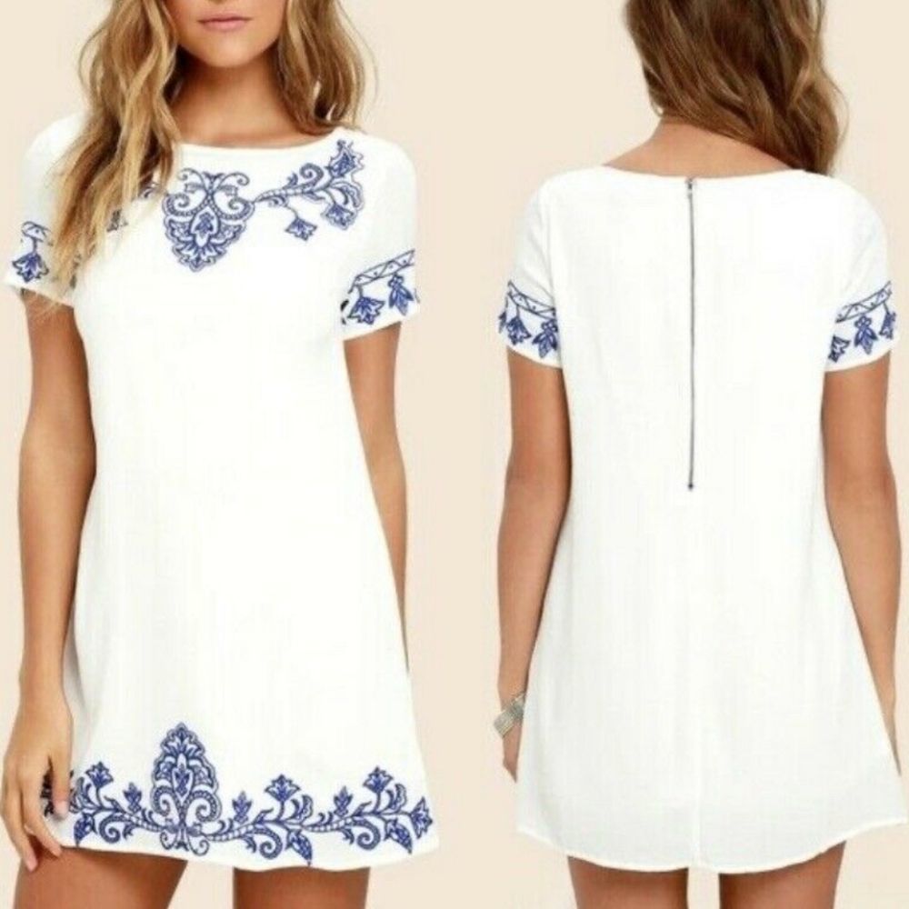 Lulu's Tale to Tell Blue & Ivory Embroidered Shift Mini Dress D3017 Size Small